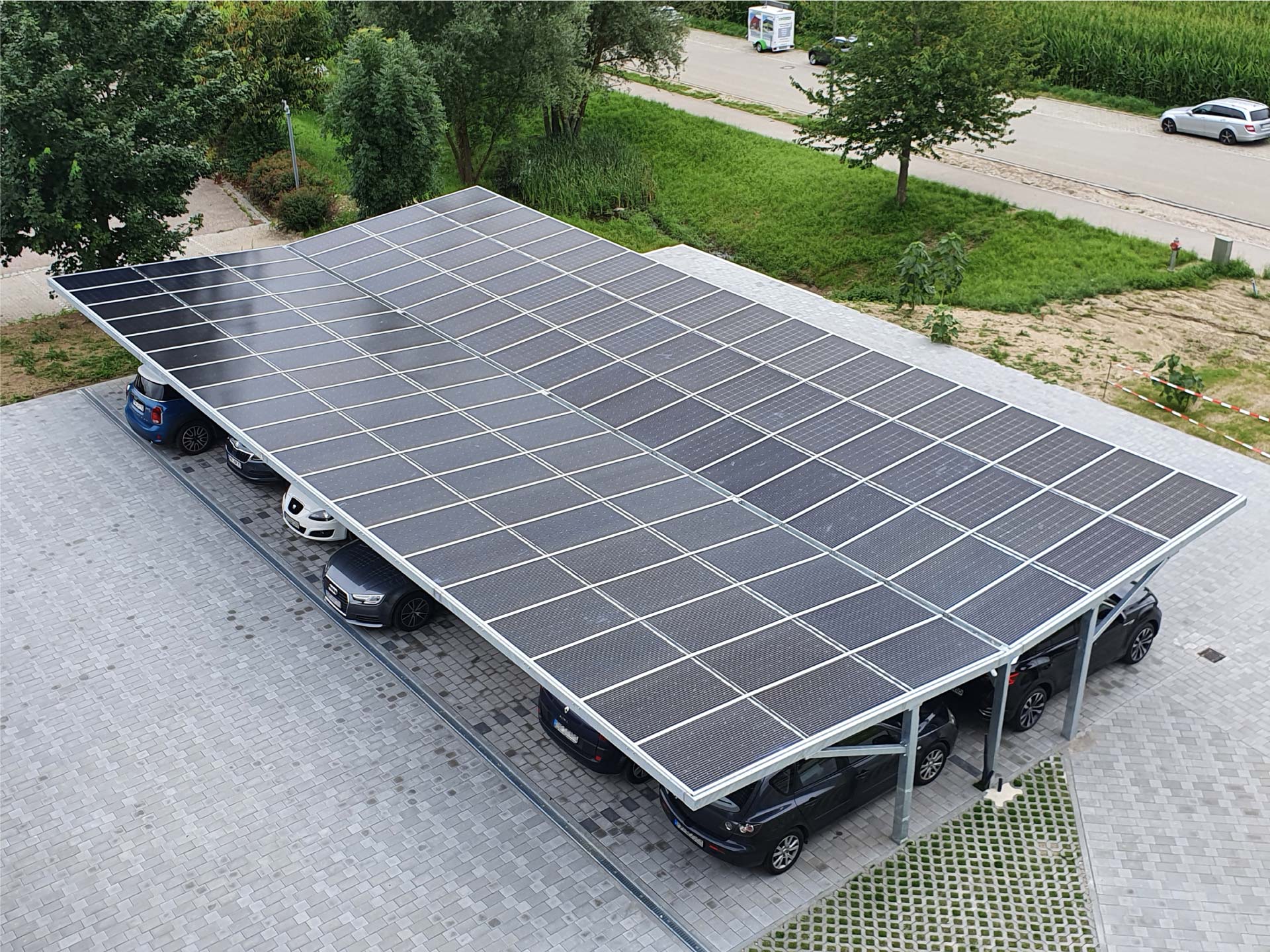 ALUX Hliníkové pergoly - fotovoltaický přístřešek pro auta Carport Solar 2